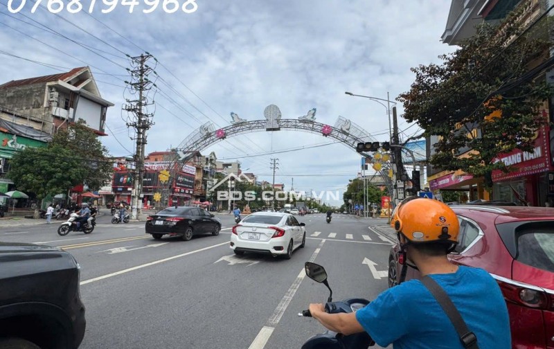 BÁN NHÀ MẶT ĐƯỜNG ĐẠI LỘ HÙNG VƯƠNG ( Đoạn rốc rệt ) PHƯỜNG NÔNG TRANG, TP. VIỆT TRÌ . LH 0768194968