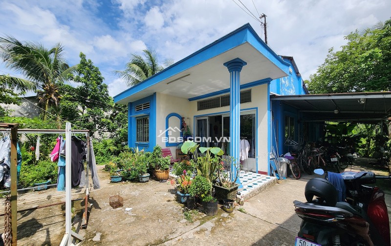 Bán nhà, đất mặt tiền đường Nguyễn Văn Bứa, xã Bà Điểm. Diện tích 1079,5m² có 247,6m² thổ