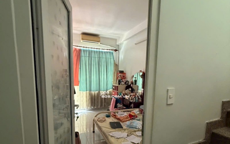 Nhà 5PN Hẻm Xe Hơi Lạc Long Quân - Tân Bình – Chỉ 6.35 Tỷ, Vào Ở Ngay
