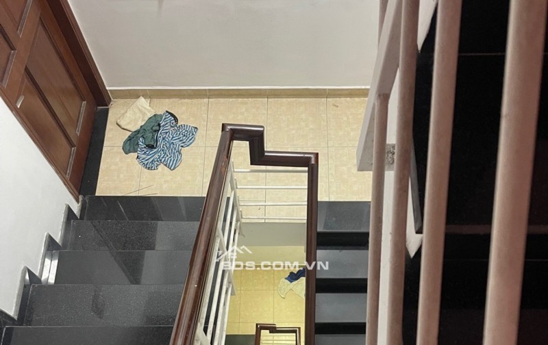 nhà CẦN BÁN GẤP NÊN GIẢM MẠNH ngôi nhà 5 TẦNG.