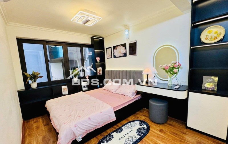 NHÀ 30M - TRUNG TÂM QUẬN HAI BÀ TRƯNG- SÁT PHỐ CỔ - CHỈ 150M RA MẶT PHỐ TRẦN KHÁT CHÂN - 5 TẦNG 3 NGỦ - FULL NỘI THẤT ĐẸP LONG LANH. GIÁ 7,9 tỷ