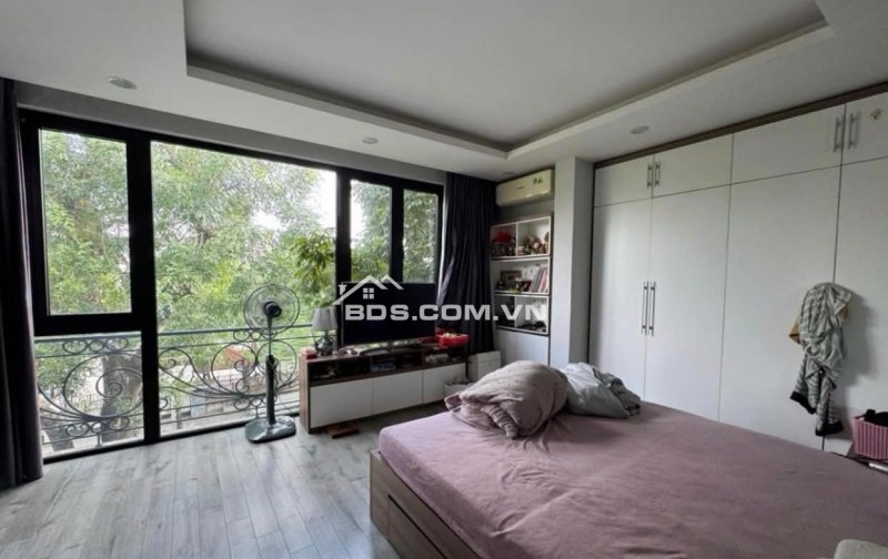  Bán nhà Lê Hồng Phong - mặt phố - 29/39m2 - 3tầng 1 tum - view Lăng Bác - lô góc 2 mặt tiền - vỉa hè to  Khu Vip - Hiếm