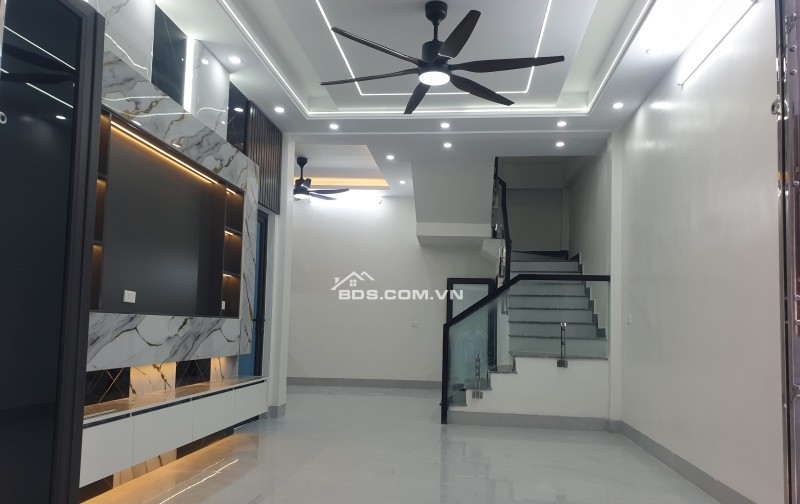 BÁN NHÀ ĐẸP 2.85 TỶ 3 TẦNG 54M2 ( TÂY NAM ) NGÕ TRƯỜNG CHINH