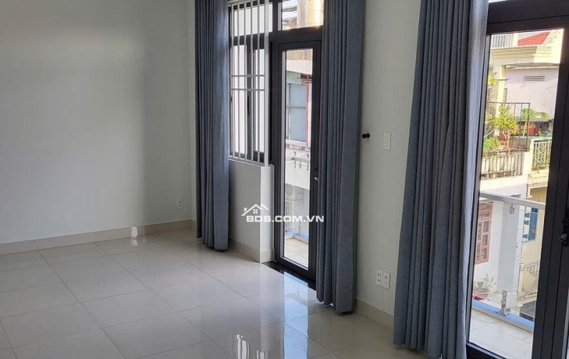 Cho thuê nhà hẻm xe tải 3 lầu 1 sân thượng 61/1 Thăng Long Tân Bình (cũ )