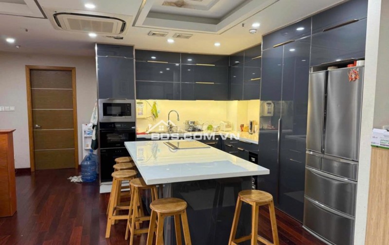 Bán căn hộ 156m2 tầng 3 CC cao cấp Sài Gòn Airport Plaza Tân Bình