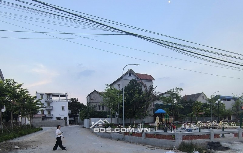 Bán Đất 352m2 - Lô góc ngã 4 (3 mặt tiền) tại Nguyên Khê - Đông Anh - Hà Nội