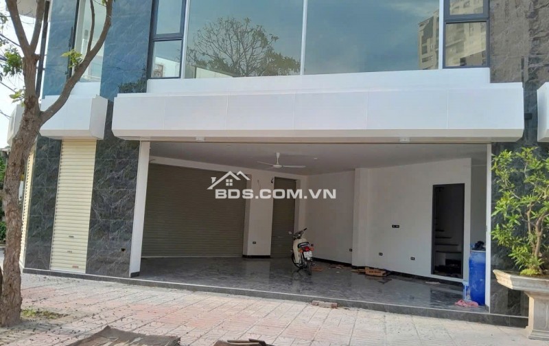 Cho thuê tòa nhà 6 tầng mới xây,lô góc 3 mặt tiền, dt 650m² tại Bồ Đề, Long Biên, 0903456065