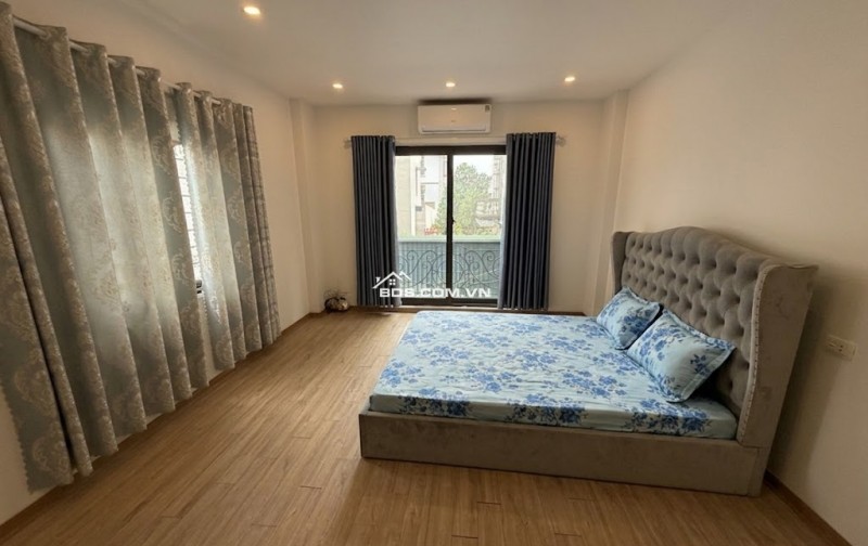 CHỦ CẦN GIẢI CỨU-BÁN NHÀ 5 TẦNG 33 M2–Ô TÔ ĐỖ CỬA–LONG BIÊN-40M RA Ô TÔ TRÁNH