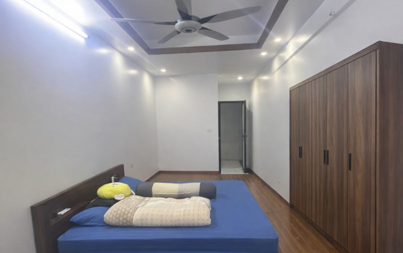  NHÀ ĐẸP THẠCH BÀN–NGÕ RỘNG 4.5M–GẦN Ô TÔ–5 TẦNG Ở NGAY–GIAO THÔNG CỰC KỲ THUẬN TIỆN