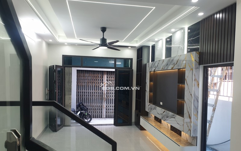 BÁN NHÀ ĐẸP 2.85 TỶ 3 TẦNG 54M2 ( TÂY NAM ) NGÕ TRƯỜNG CHINH