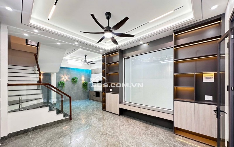 BÁN NHÀ SIÊU ĐẸP 2.95 TỶ 3 TẦNG 65M2 TRUNG TÂM ĐƯỜNG VỊ XUYÊN