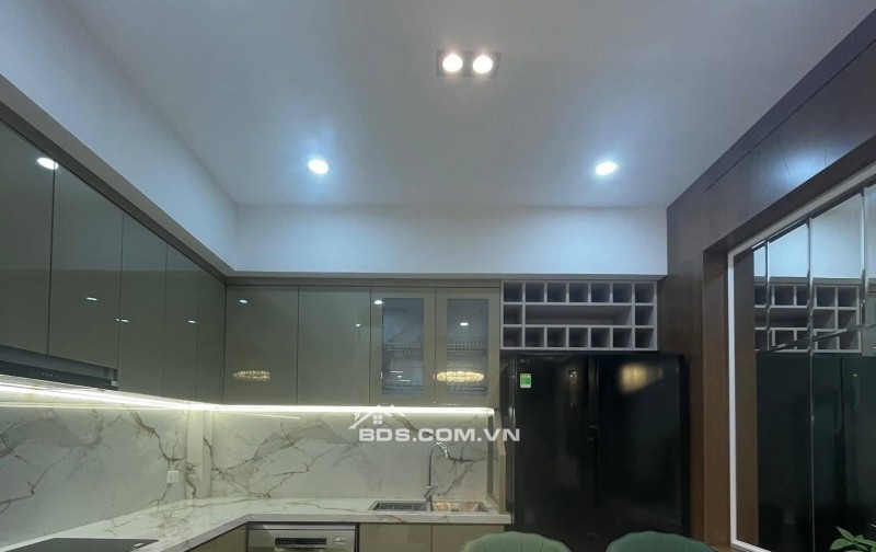 Bán Nhà Gần Phố, Tân Mai 35m, 4 tầng, mt 3.8m, giá 9.65 tỷ.