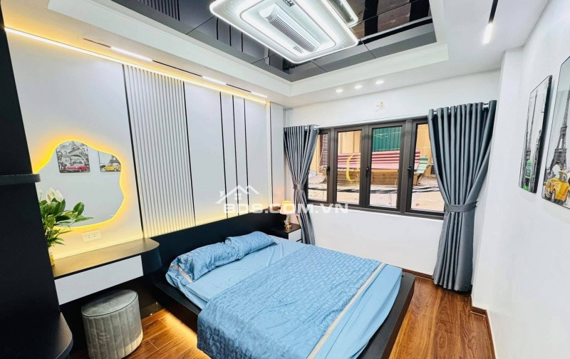 Bán Nhà Gần Phố, Đặng Tiến Đông, Đống Đa 22/26 m, 5 tầng, mt 3.2m, giá 8,3 tỷ