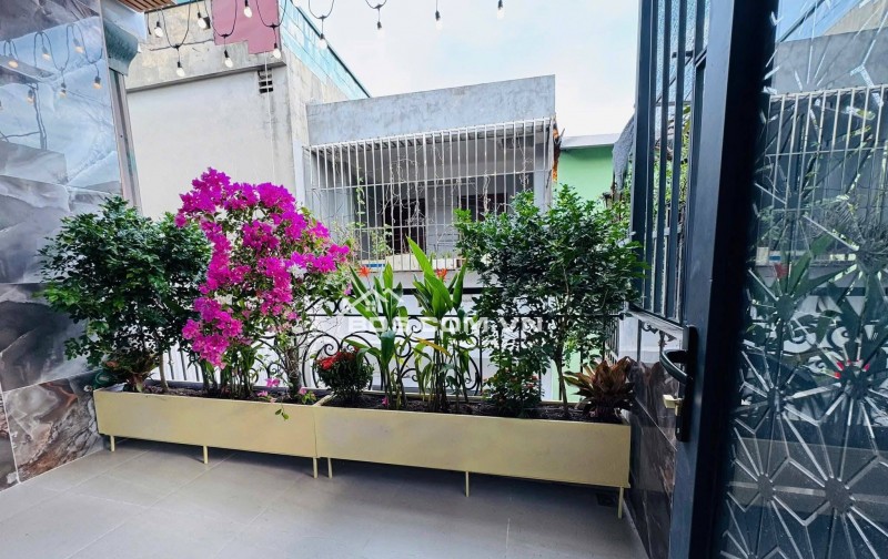 Bán Nhà Thang Máy, Gần Phố, Tân Mai, Hoàng Mai 40m, 5 tầng, mt 3.8m, giá 14.6 tỷ.
