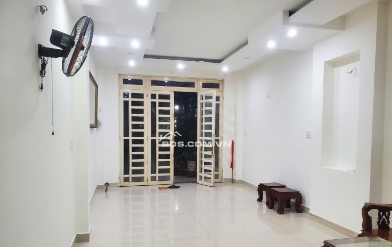 Cho thuê nhà 222/4 Võ Thành Trang P11 QTân Bình 1 trệt 2 lầu