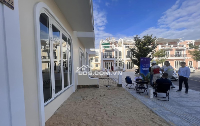 NHÀ PHỐ VEN BIỂN LIỀN KỀ PARA SOL - CARAWORLD CAM RANH SẴN SỔ - 4 TỶ 2