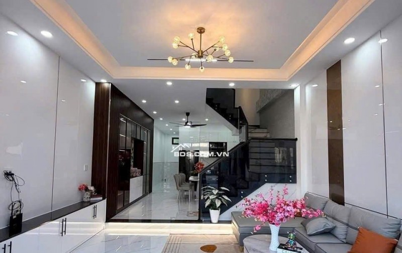  CHỈ 750 TRIỆU SANG TÊN  NHÀ LẦU 140M² (4.5x31) NGAY UBND PHƯỜNG TÂN TRIỀU .
