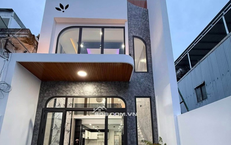  550 TRIỆU SỞ HỮU NHÀ TRỆT LỬNG CÓ SÂN TRƯỚC – SÂN SAU CỰC THOÁNG NGAY CUỐI ĐƯỜNG ĐỒNG KHỞI
