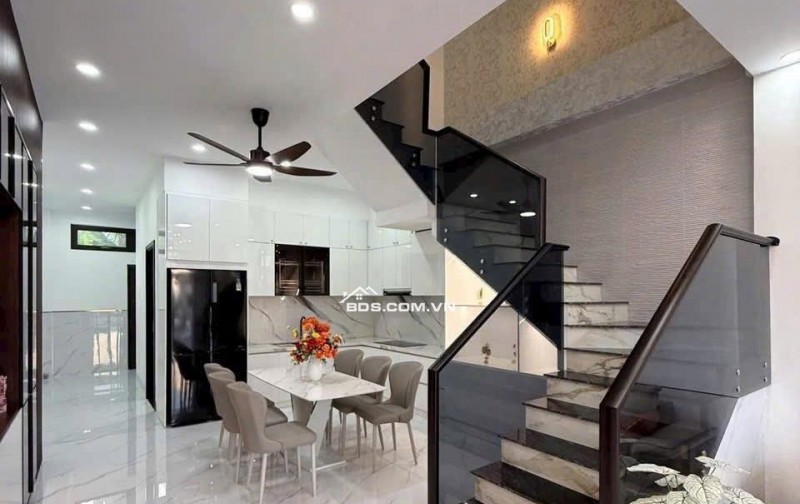  CHỈ 750 TRIỆU SANG TÊN  NHÀ LẦU 140M² (4.5x31) NGAY UBND PHƯỜNG TÂN TRIỀU .