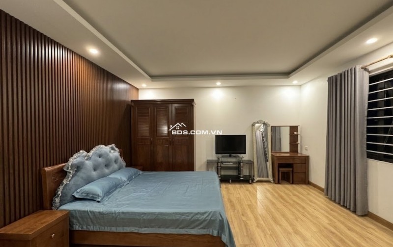 BÁN NHÀ ĐẸP 5 TẦNG, 32M2 -TẶNG FULL NỘI THẤT CAO CẤP TẠI TRUNG TÂM LONG BIÊN! 