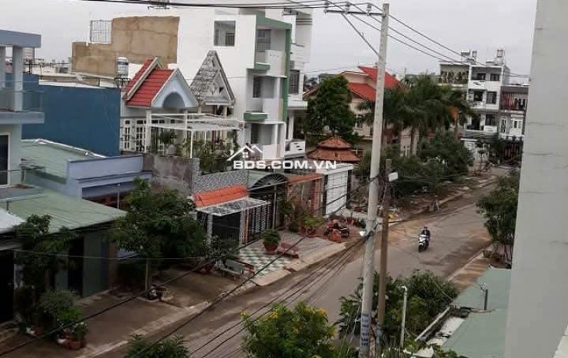 Bán nhà 1 trệt 2 lầu hẻm xe tải Phan Văn Hớn Bà Điểm Hóc Môn