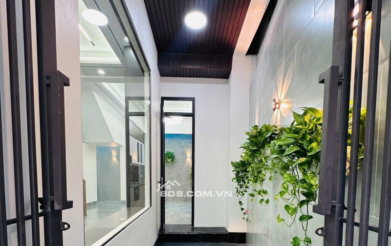 BÁN NHÀ SIÊU ĐẸP 2.95 TỶ 3 TẦNG 65M2 TRUNG TÂM ĐƯỜNG VỊ XUYÊN