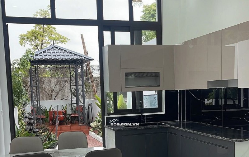 BÁN N HÀ  ĐẸP 2.79 TỶ 3 TẦNG 100M2 ( ĐÔNG NAM ) NGÕ ĐƯỜNG KÊNH