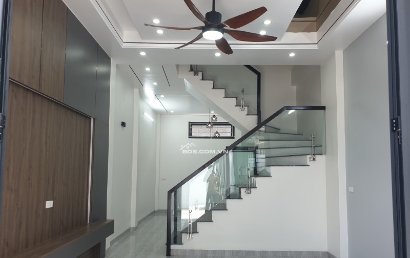 BÁN NHÀ XÂY MỚI 2.6 TỶ 3 TẦNG 47M2 NGÕ RỘNG NGẮN CÙ CHÍNH LAN