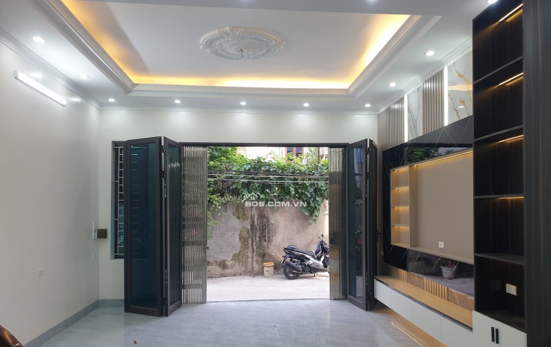 BÁN NHÀ ĐẸP 2.35 TỶ 3 TẦNG 42M2 NGÕ CỰC RỘNG TRẦN HUY LIỆU
