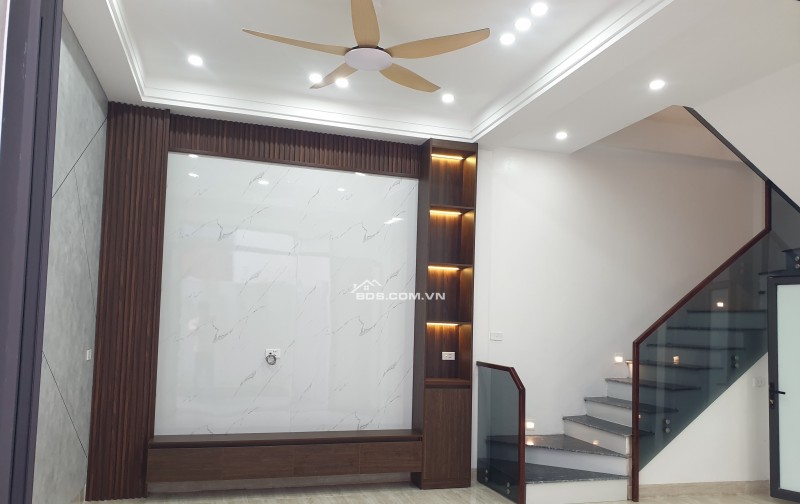 BÁN NHÀ ĐẸP 2.85 TỶ 3 TẦNG 62M2 Ô TÔ ĐỖ CỬA NGÕ TRẦN BÍCH SAN