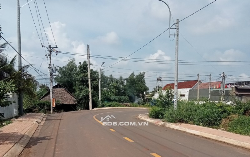 Đất sào nghỉ dưỡng.tại phường Xuân Lộc , cách khu du lịch núi CHỨA CHAN 10p xe