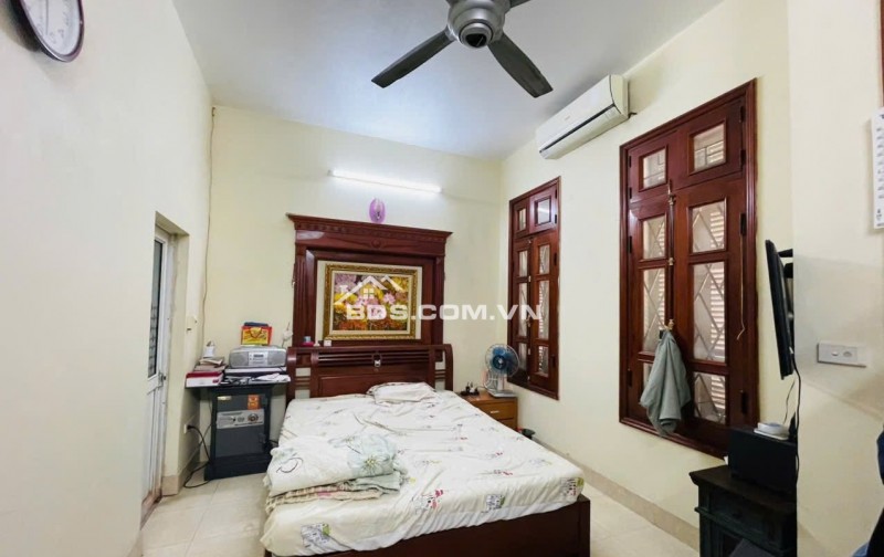 Bán nhà Ngõ 146 Đường 19/5  văn quán Hà Đông DT 65m2, 3 Tâng, MT 5.14m Giá 13.6 tỷ