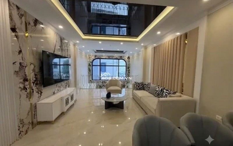 BÁN NHÀ 8 TẦNG THANG MÁY-GARA 2 Ô TÔ-CÁCH ĐƯỜNG CỔ LINH 50M-YÊN TĨNH-THUẬN TIỆN ĐI LẠI