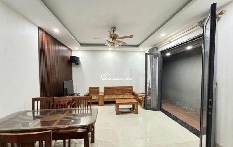 BÁN NHÀ ĐẸP 5 TẦNG, 32M2 -TẶNG FULL NỘI THẤT CAO CẤP TẠI TRUNG TÂM LONG BIÊN! 