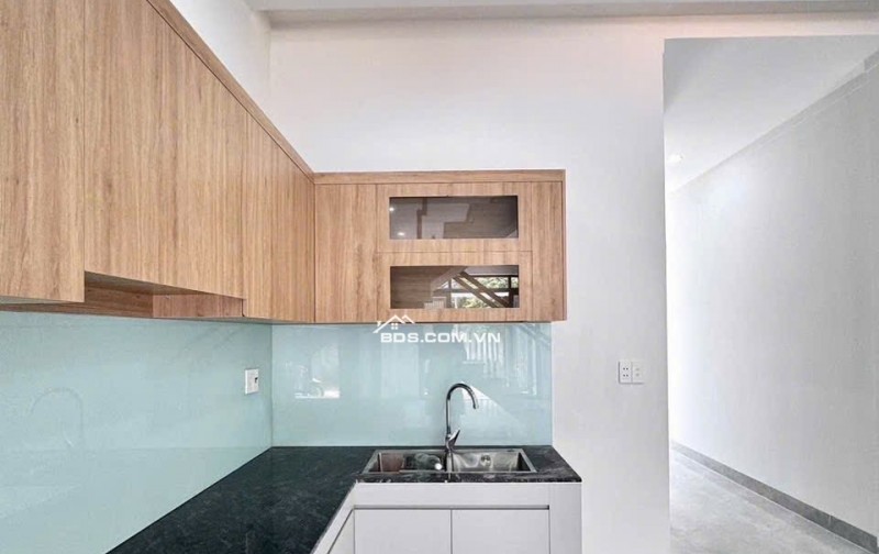  CHỈ 800 TRIỆU SỞ HỮU NGAY NHÀ ĐẸP SỔ RIÊNG – NGANG 4.8M, DÀI 26M CUỐI ĐƯỜNG ĐỒNG KHỞI!