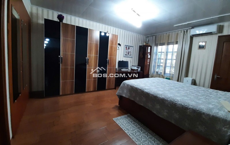 Bán gấp căn hộ lô góc ngay trung tâm Q1 view Bitexco