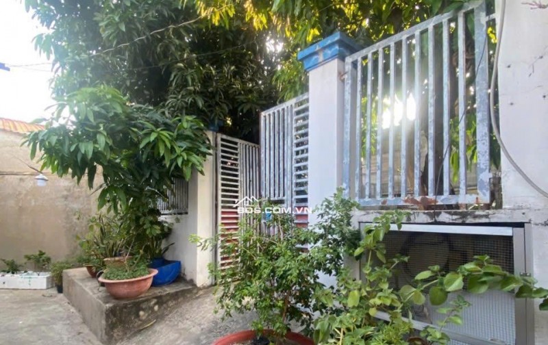 Bán đất 134m2 ( 50m2 là thổ cư )  tặng nhà cấp 4 ngay HTP Nhà Bè