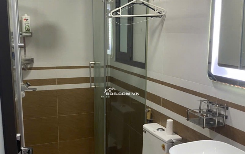 Cho thuê Căn chung cư mini vị trí đẹp nhất phố Trích Sài, Tây Hồ. View toàn mặt hồ. Chỉ 7.5tr