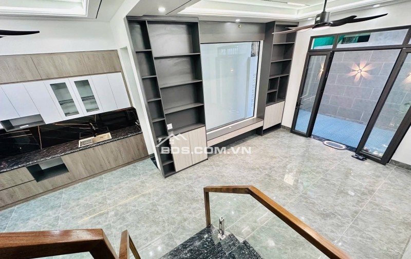 BÁN NHÀ SIÊU ĐẸP 2.95 TỶ 3 TẦNG 65M2 TRUNG TÂM ĐƯỜNG VỊ XUYÊN