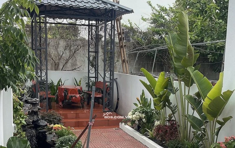 BÁN N HÀ  ĐẸP 2.79 TỶ 3 TẦNG 100M2 ( ĐÔNG NAM ) NGÕ ĐƯỜNG KÊNH