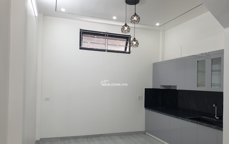 BÁN NHÀ XÂY MỚI 2.6 TỶ 3 TẦNG 47M2 NGÕ RỘNG NGẮN CÙ CHÍNH LAN