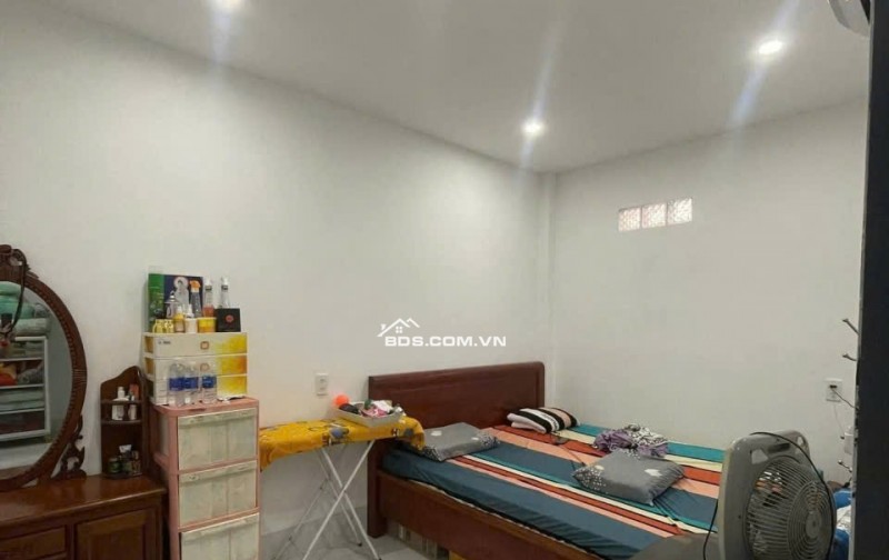 BÁN NHÀ GẤP - THƯƠNG LƯỢNG MẠNH GIÁ 1tỷ200TR DỌN VÀO Ở NGAY, SỞ HỮU CĂN NHÀ TẠI QL1A BÌNH CHÁNH
