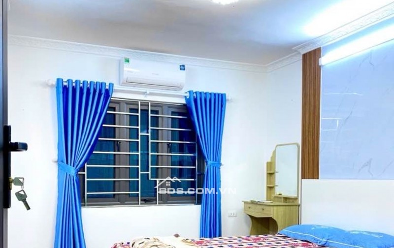 NGÃ TƯ SỞ - NHÀ ĐẸP LUNG LINH - MỘT BƯỚC ĐƯỜNG 2.5 Ô TÔ TRÁNH - HƠN 6TỶ!