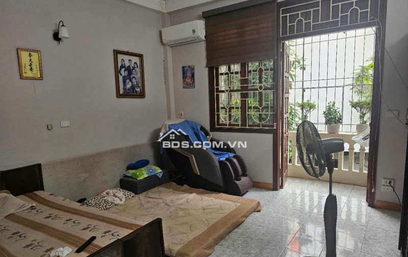 Trung Tâm Thanh Xuân, CHỈ HƠN 150tr/m2 – 66m2 x 4T - Nhà Đẹp Dân Xây, Lô Góc cực thoáng!