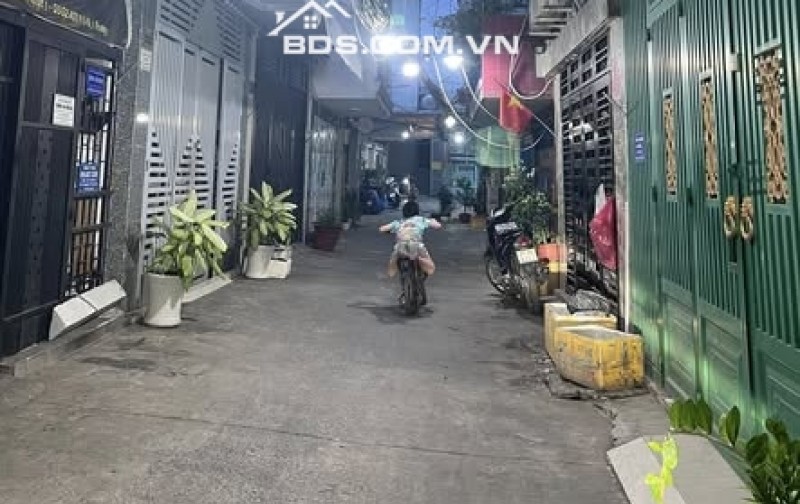  Nhà đẹp sát mặt tiền, giá giảm còn 9,95 tỷ - tân bình