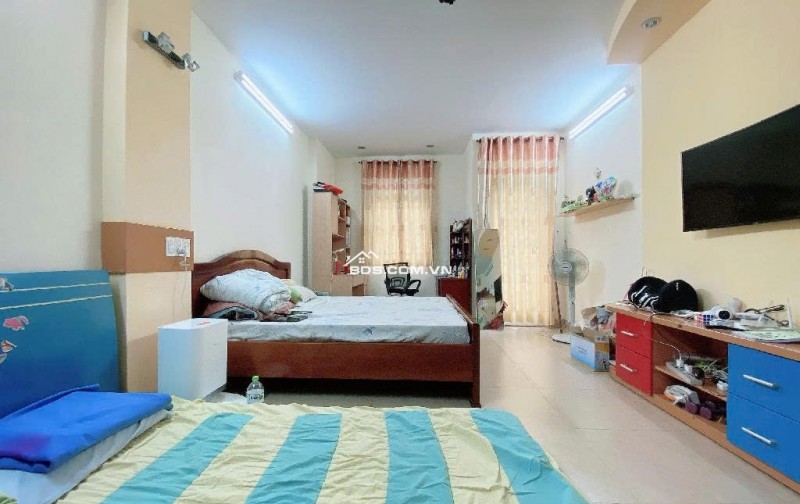 Bán nhà VỊ TRÍ ĐẸP HXT ngang 5.3m 122m2 CMT8 KD buôn bán gần BV Thống Nhất sát 19 tỷ.