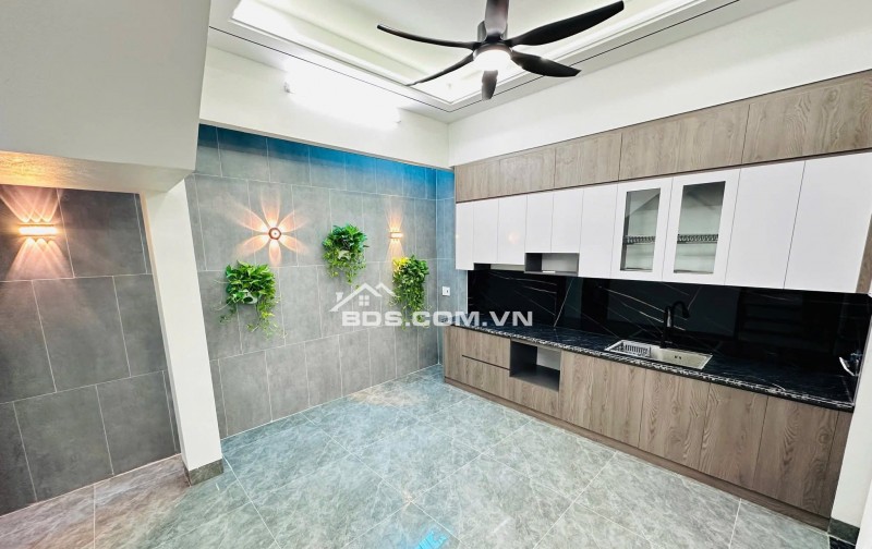 BÁN NHÀ SIÊU ĐẸP 2.95 TỶ 3 TẦNG 65M2 TRUNG TÂM ĐƯỜNG VỊ XUYÊN