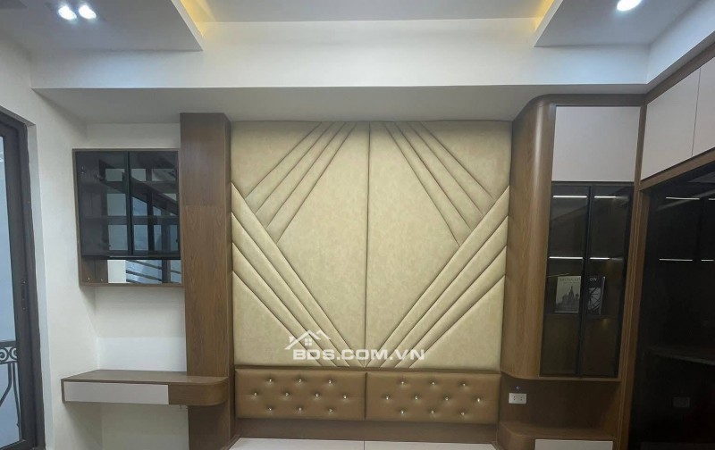 Bán Nhà Gần Phố, Tân Mai 35m, 4 tầng, mt 3.8m, giá 9.65 tỷ.