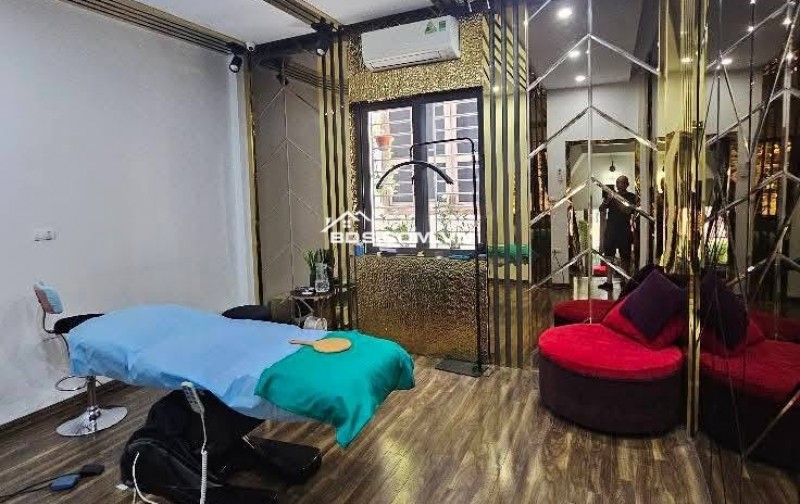 Bán Nhà Ô TÔ Nguyễn Chí Thanh, Đống Đa 40m, 6 tầng, mt 4m, giá 20.5 tỷ.