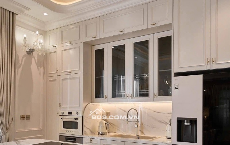 Bán Nhà Ô TÔ Đỗ Cửa, Gần Phố Giáp Bát, Hoàng Mai 43m, 6 tầng, giá 18 tỷ.